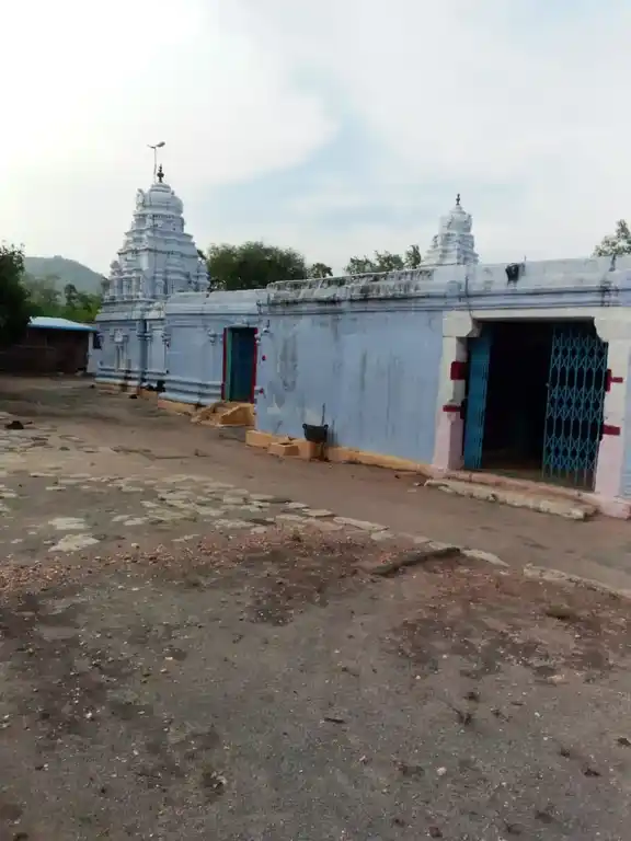 Arulmigu Karivaratharaja Perumal, Venugopalaswami Temple, Kovil Pudur, Punjai Puliyampatti - 638459 அருள்மிகு கரிவரதராஜப்பெருமாள் வேணுகோபாலசுவாமி , திருக்கோயில், Kovil Pudur, Punjai Puliyampatti - 638459, Erode - Ancient Temple Architecture and History Image 4