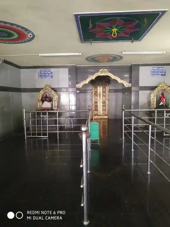Arulmigu Karivaratharajaperumal Temple, Arasur - 641407 அருள்மிகு மாரியம்மன் வகையறா திருக்கோயில், Arasur - 641407, Coimbatore - Ancient Temple Architecture and History Image 4