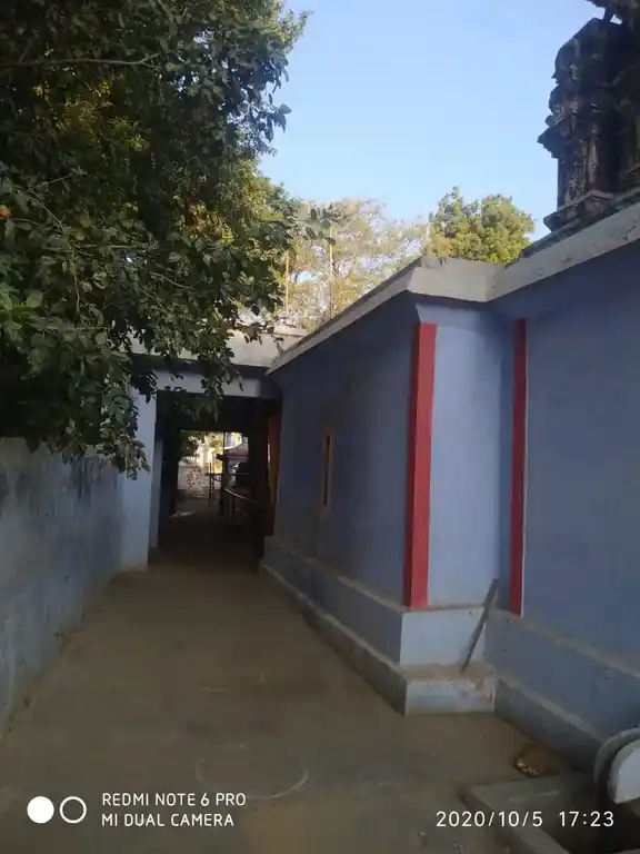 Arulmigu Karivaratharajaperumal Temple, Irugur - 641103 அருள்மிகு கரிவரதராஜப்பெருமாள் திருக்கோயில், Irugur - 641103, Coimbatore - Ancient Temple Architecture and History Image 3