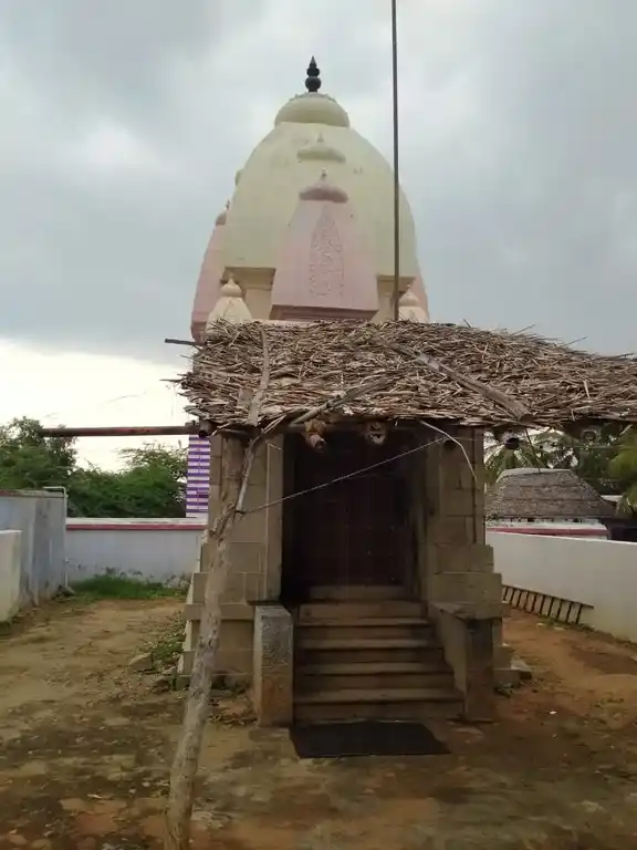 Arulmigu Karivaratharajaperumal Temple, Kariyampatti - 624616 Arulmigu Karivaratharajaperumal Temple, Kariyampatti - 624616, Dindigul - Ancient Temple Architecture and History Image 3