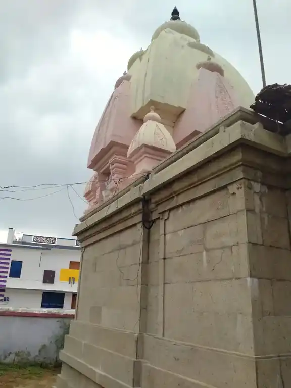 Arulmigu Karivaratharajaperumal Temple, Kariyampatti - 624616 Arulmigu Karivaratharajaperumal Temple, Kariyampatti - 624616, Dindigul - Ancient Temple Architecture and History Image 4