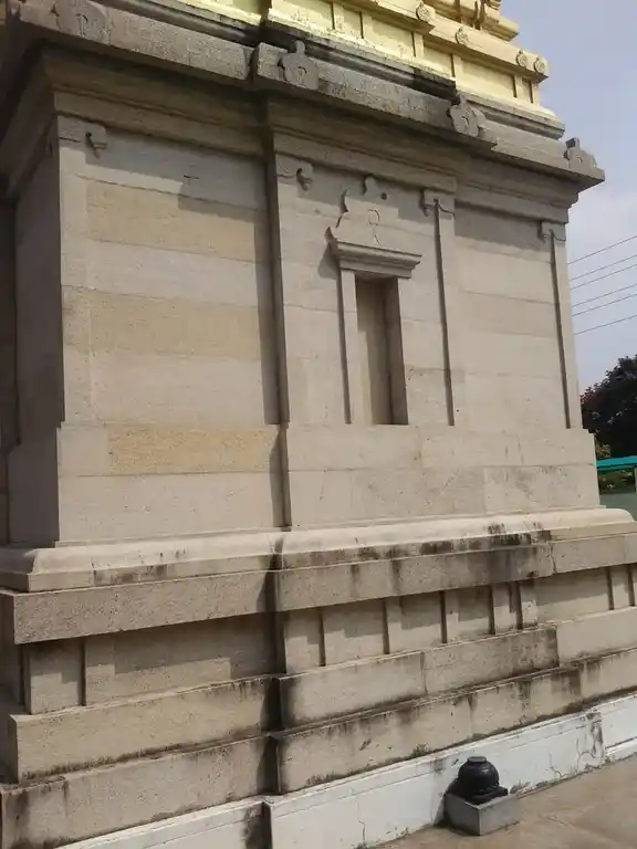 Arulmigu Karivaratharajaperumal Temple, Kongal Nagaram - 642205 அருள்மிகு கரிவரதராஜப்பெருமாள் திருக்கோயில், Kongal Nagaram - 642205, Tiruppur - Ancient Temple Architecture and History Image 4