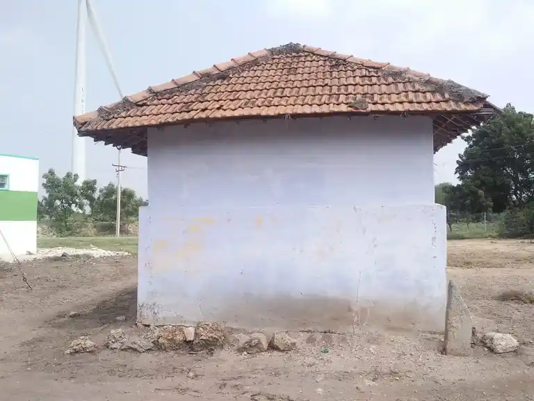 Arulmigu Karivaratharajaperumal Temple, Mukoodu Jallipatty - 642205 அருள்மிகு கரிவரதராஜப்பெருமாள் திருக்கோயில், Mukoodu Jallipatty - 642205, Tiruppur - Ancient Temple Architecture and History Image 5
