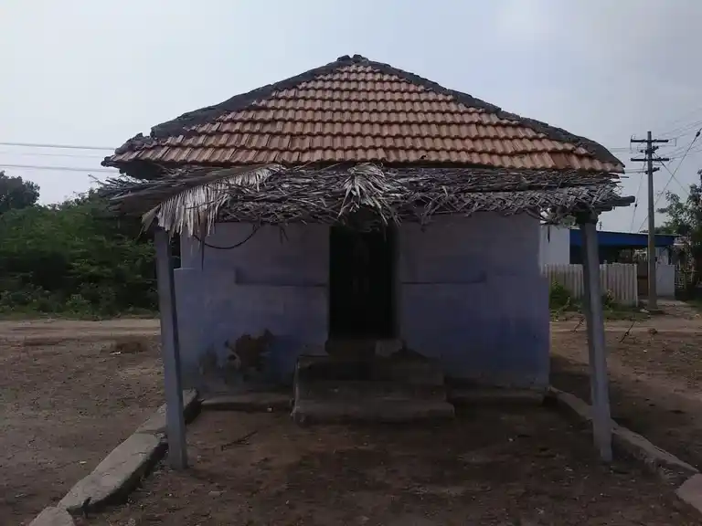 Arulmigu Karivaratharajaperumal Temple, Mukoodu Jallipatty - 642205 அருள்மிகு கரிவரதராஜப்பெருமாள் திருக்கோயில், Mukoodu Jallipatty - 642205, Tiruppur - Ancient Temple Architecture and History Image 7