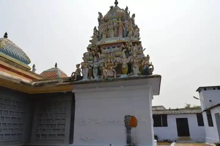 Arulmigu Karivaratharajaperumal Temple, Nanjai Puliyampatti Gobichettipalayam, Erode - 638506 அருள்மிகு கரிவரதராஜப்பெருமாள் திருக்கோயில், நஞ்சை புளியம்பட்டி கோபிசெட்டிபாளையம், ஈரோடு - 638506, Erode - Ancient Temple Architecture and History Image 2