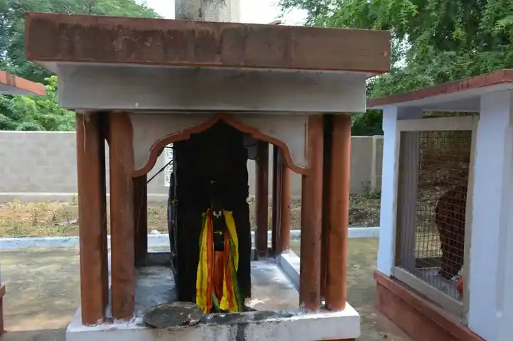 Arulmigu Karivaratharajaperumal Temple, Nanjai Puliyampatti Gobichettipalayam, Erode - 638506 அருள்மிகு கரிவரதராஜப்பெருமாள் திருக்கோயில், நஞ்சை புளியம்பட்டி கோபிசெட்டிபாளையம், ஈரோடு - 638506, Erode - Ancient Temple Architecture and History Image 5