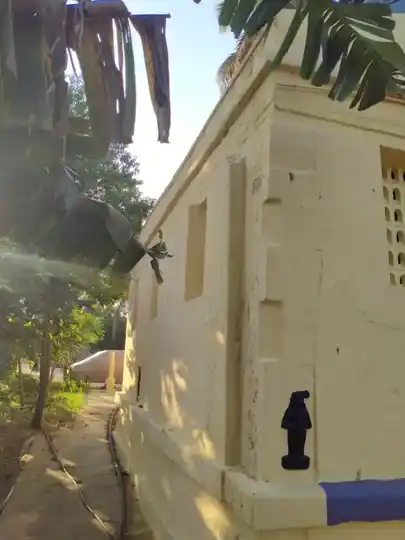 Arulmigu Karivaratharajaperumal Temple, Zaminuthukuli, Zaminuthukuli - 642004 அருள்மிகு கரிவரதராஜப்பெருமாள் திருக்கோயில், ஜமீனுத்துக்குளி, Zaminuthukuli - 642004, Coimbatore - Ancient Temple Architecture and History Image 2