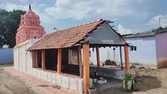 Arulmigu Karivaratharajapperumal Temple And Kumaran Temple, Vanipudur, Gobichettipalayam - 638506 அருள்மிகு கரிவரதராஜப்பெருமாள் திருக்கோயில், Vanipudur, Gobichettipalayam - 638506, Erode - Ancient Temple Architecture and History Image 2