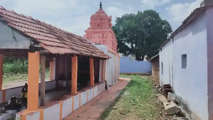 Arulmigu Karivaratharajapperumal Temple And Kumaran Temple, Vanipudur, Gobichettipalayam - 638506 அருள்மிகு கரிவரதராஜப்பெருமாள் திருக்கோயில், Vanipudur, Gobichettipalayam - 638506, Erode - Ancient Temple Architecture and History Image 5
