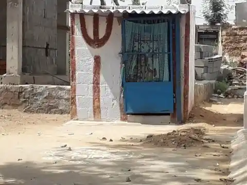 Arulmigu Karivaratharaperumal Temple, Madappoor, Madapoor - 641664