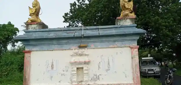 Arulmigu Kariya Manickaperumal Temple, Centre Of The Village, Kilikodi - 601204 அருள்மிகு கரியமாணிக்கப்பெருமாள் திருக்கோயில், Centre Of The Villagekilikodi, Kilikodi - 601204, Tiruvallur - Ancient Temple Architecture and History Image 3