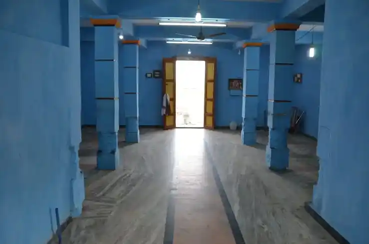 Arulmigu Kariya Manickka Perumal Temple, Rsmankalam, Rsmankalam - 623525 அருள்மிகு கரிய மாணிக்கப் பெருமாள் திருக்கோயில், Rsmankalam, Rsmankalam - 623525, Ramanathapuram - Ancient Temple Architecture and History Image 3