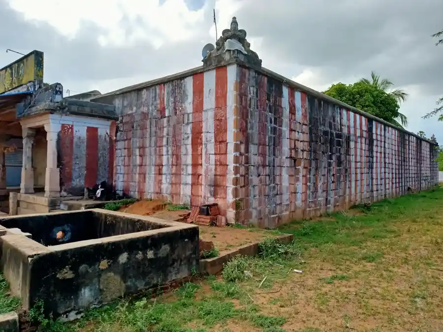 Arulmigu Kariya Manikka Perumal Temple, Edaikal, Edaikal - 627602 அருள்மிகு கரிய மாணிக்கப் பெருமாள் திருக்கோயில், இடைகால், இடைகால் - 627602, Tirunelveli - Ancient Temple Architecture and History Image 7