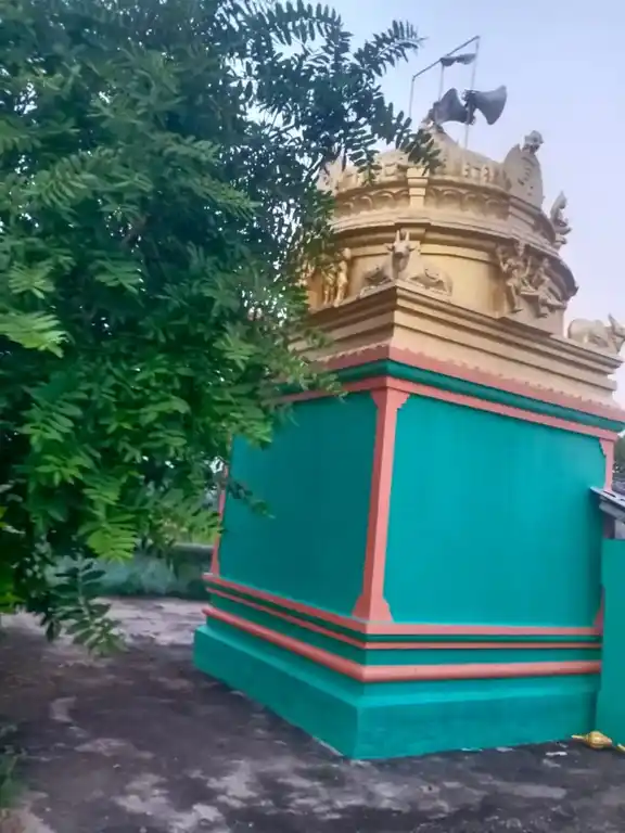 Arulmigu Kariya Perumal Temple, Batrahalli - 636803 அருள்மிகு கரிய பெருமாள் திருக்கோயில், -, பட்ரஹள்ளி - 636803, Krishnagiri - Ancient Temple Architecture and History Image 2