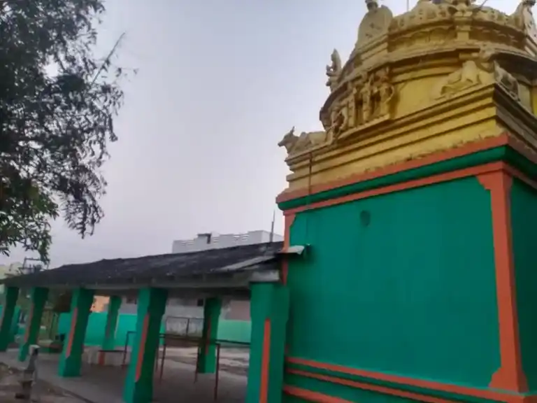 Arulmigu Kariya Perumal Temple, Batrahalli - 636803 அருள்மிகு கரிய பெருமாள் திருக்கோயில், -, பட்ரஹள்ளி - 636803, Krishnagiri - Ancient Temple Architecture and History Image 3