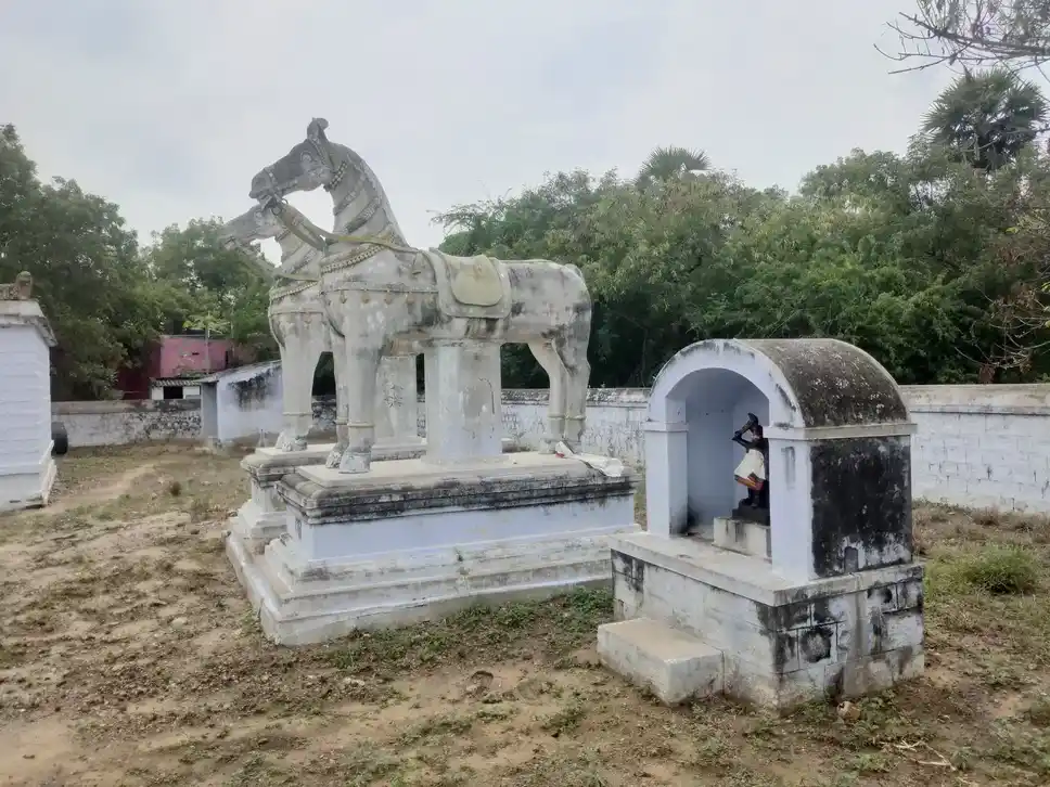 Arulmigu Kariyakaliamman Kandiamman Temple, Marudurai - 638108 அருள்மிகு கரியகாளியம்மன் கண்டியம்மன் கருப்பண்ணசாமி திருக்கோயில், Marudurai - 638108, Tiruppur - Ancient Temple Architecture and History Image 2