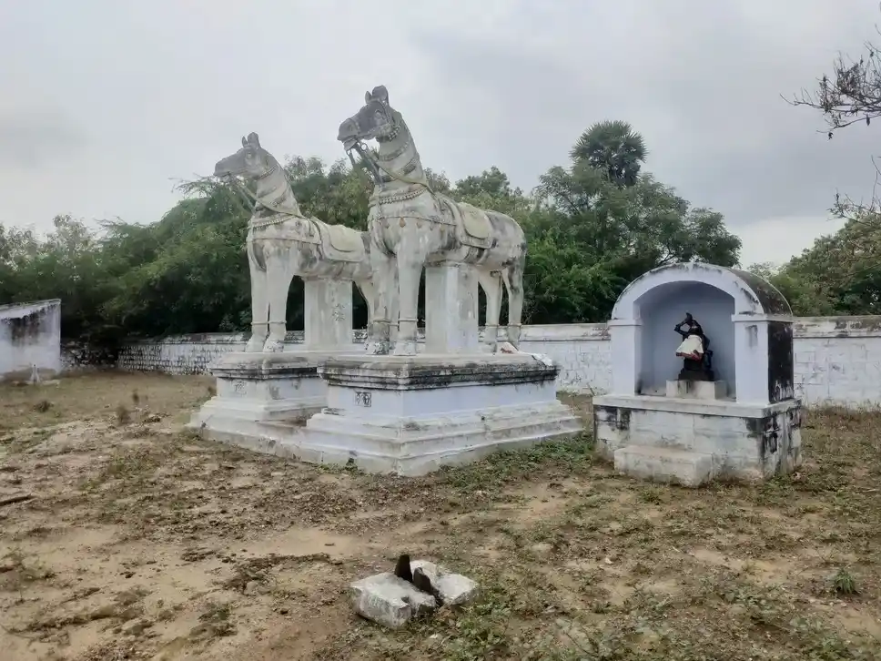 Arulmigu Kariyakaliamman Kandiamman Temple, Marudurai - 638108 அருள்மிகு கரியகாளியம்மன் கண்டியம்மன் கருப்பண்ணசாமி திருக்கோயில், Marudurai - 638108, Tiruppur - Ancient Temple Architecture and History Image 6
