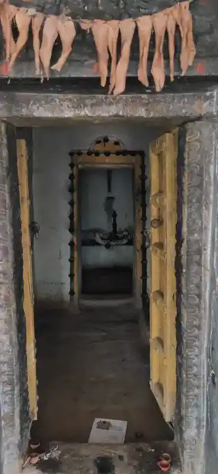 Arulmigu Kariyakaliamman Temple, Karumanur - 637503 அருள்மிகு கரியகாளியம்மன் திருக்கோயில், Karumanur - 637503, Namakkal - Ancient Temple Architecture and History Image 9