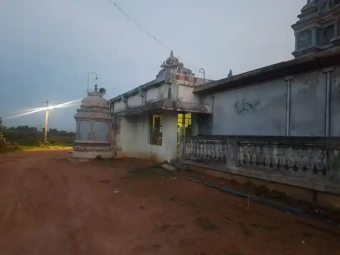 Arulmigu Kariyalagar Iyyanar Poniyamman Pethaperumal Vagayara Temple, Karikkottai - 614013 அருள்மிகு காரியழகர் அய்யனார் பெத்தப்பெருமாள் வகையறா திருக்கோயில், Karikkottai - 614013, Thiruvarur - Ancient Temple Architecture and History Image 7