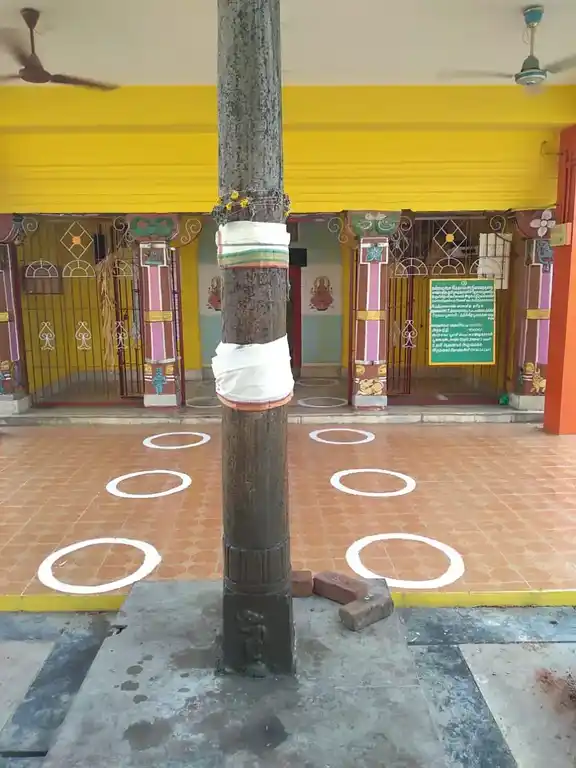 Arulmigu Kariyamal Azhakar Temple, West Side In The Village, Namashkarithanpatti. - 626123 அருள்மிகு கரியமால் அழகர் திருக்கோயில், கிராமத்தின் மேல்புறம், நமஸ்கரித்தான்பட்டி கிராமம் - 626123, Virudhunagar - Ancient Temple Architecture and History Image 2
