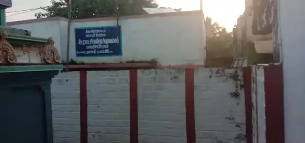 Arulmigu Kariyamanicka Perumal Temple, Inside The Village, Panayancheri - 601101 அருள்மிகு கரியமாணிக்கப்பெருமாள் திருக்கோயில், Inside The Village, Panayancheri - 601101, Tiruvallur - Ancient Temple Architecture and History Image 3