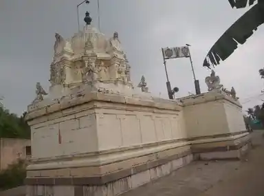 Arulmigu Kariyamanicka Perumal Temple, Kizhkodungallur - 604401 அருள்மிகு கரியமாணிக்கப்பெருமாள் திருக்கோயில், Kizhkodungallur - 604401, Tiruvannamalai - Ancient Temple Architecture and History Image 3