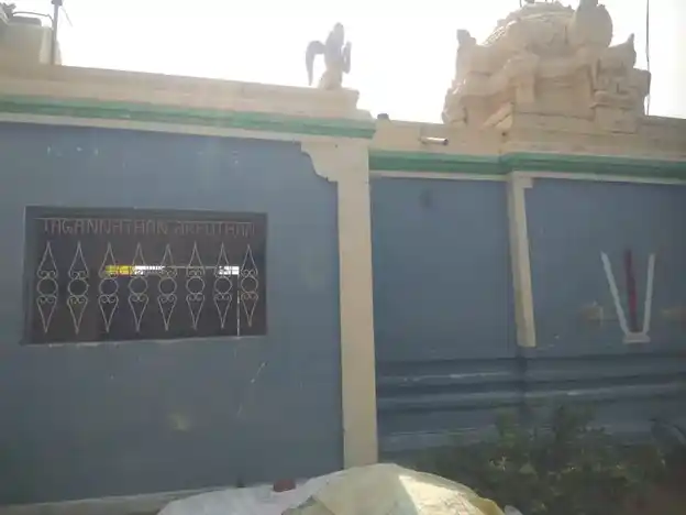 Arulmigu Kariyamanicka Perumal Temple, Near Railway Station, Kuppamkandigai - 631209 அருள்மிகு கரியமாணிக்கப்பெருமாள் திருக்கோயில், Near Railway Station, Kuppamkandigai - 631209, Tiruvallur - Ancient Temple Architecture and History Image 3