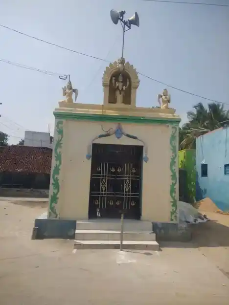 Arulmigu Kariyamanicka Perumal Temple, Near Railway Station, Kuppamkandigai - 631209 அருள்மிகு கரியமாணிக்கப்பெருமாள் திருக்கோயில், Near Railway Station, Kuppamkandigai - 631209, Tiruvallur - Ancient Temple Architecture and History Image 4
