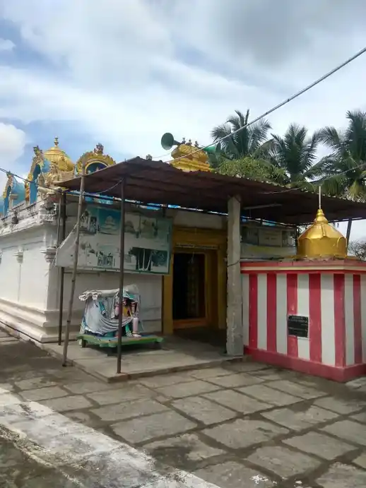 Arulmigu Kariyamanicka Perumal Temple, P.H Hospitial, Sorakkaipet - 631207 அருள்மிகு கரியமாணிக்கப்பெருமாள் திருக்கோயில், P.H Hospitial, Sorakkaipet - 631207, Tiruvallur - Ancient Temple Architecture and History Image 4