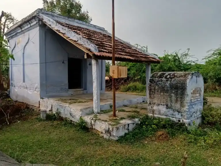 Arulmigu Kariyamanicka Perumal Temple, Vennandur - 637505 அருள்மிகு கரியமாணிக்கம்பெருமாள் திருக்கோயில், Vennandur - 637505, Namakkal - Ancient Temple Architecture and History Image 5