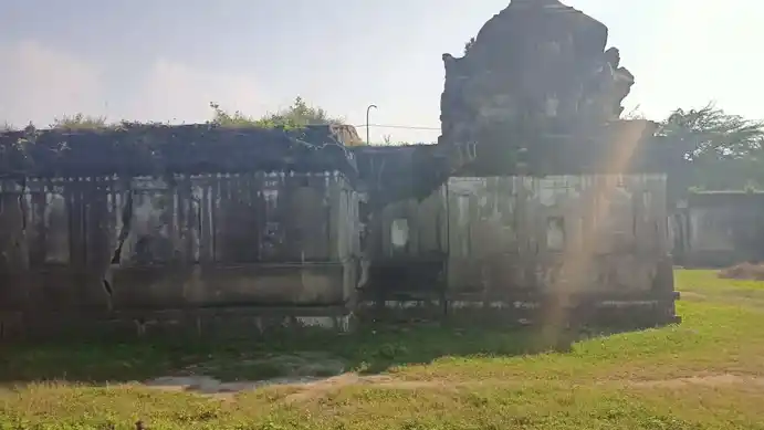 Arulmigu Kariyamanika Perumal Temple, Ammrampadu - 600069 அருள்மிகு கரியமாணிக்கப்பெருமாள் திருக்கோயில், அமரம்பேடு - 600069, Kancheepuram - Ancient Temple Architecture and History Image 7