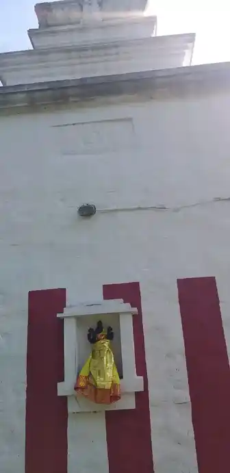 Arulmigu Kariyamanika Perumal Temple, Karumbur - 603108 அருள்மிகு கரியமாணிக்கப்பெருமாள் திருக்கோயில், Karumbur - 603108, Chengalpattu - Ancient Temple Architecture and History Image 3