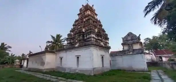 Arulmigu Kariyamanikka Perumal Temple, Alathur - 604408 அருள்மிகு கரியமாணிக்கப்பெருமாள் திருக்கோயில், Alathur - 604408, Tiruvannamalai - Ancient Temple Architecture and History Image 2