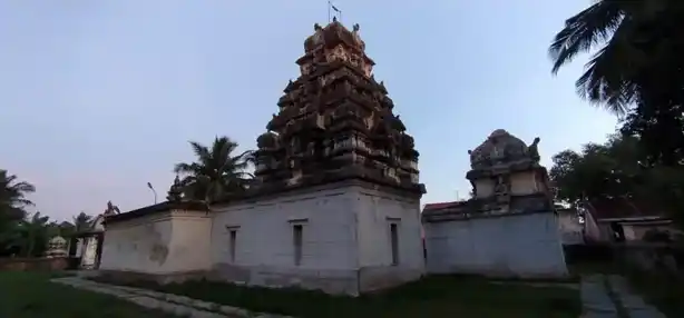 Arulmigu Kariyamanikka Perumal Temple, Alathur - 604408 அருள்மிகு கரியமாணிக்கப்பெருமாள் திருக்கோயில், Alathur - 604408, Tiruvannamalai - Ancient Temple Architecture and History Image 3