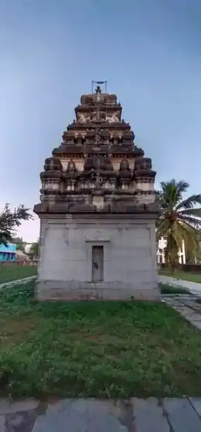 Arulmigu Kariyamanikka Perumal Temple, Alathur - 604408 அருள்மிகு கரியமாணிக்கப்பெருமாள் திருக்கோயில், Alathur - 604408, Tiruvannamalai - Ancient Temple Architecture and History Image 5