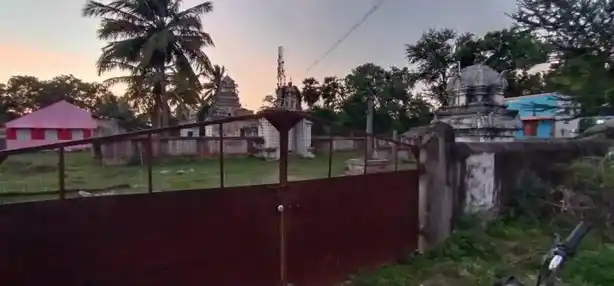 Arulmigu Kariyamanikka Perumal Temple, Alathur - 604408 அருள்மிகு கரியமாணிக்கப்பெருமாள் திருக்கோயில், Alathur - 604408, Tiruvannamalai - Ancient Temple Architecture and History Image 8