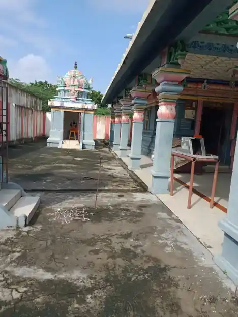 Arulmigu Kariyamanikka Perumal Temple, Mambakkam - 600048 அருள்மிகு கரியமாணிக்கப் பெருமாள் திருக்கோயில், மாம்பாக்கம் - 600048, Chengalpattu - Ancient Temple Architecture and History Image 3