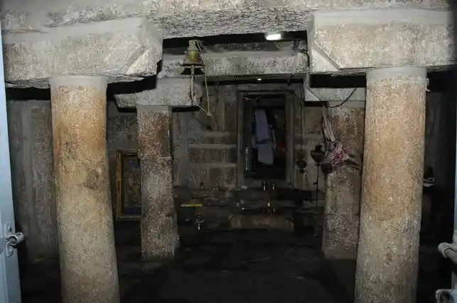 Arulmigu Kariyamanikkaswamy Temple, Karimbedu - 631207 அருள்மிகு கரியமாணிக்க சுவாமி திருக்கோயில், கரிம்பேடு - 631207, Tiruvallur - Ancient Temple Architecture and History Image 3