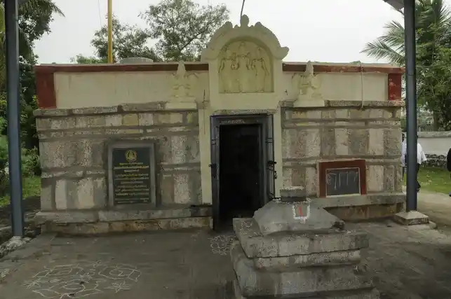 Arulmigu Kariyamanikkaswamy Temple, Karimbedu - 631207 அருள்மிகு கரியமாணிக்க சுவாமி திருக்கோயில், கரிம்பேடு - 631207, Tiruvallur - Ancient Temple Architecture and History Image 4