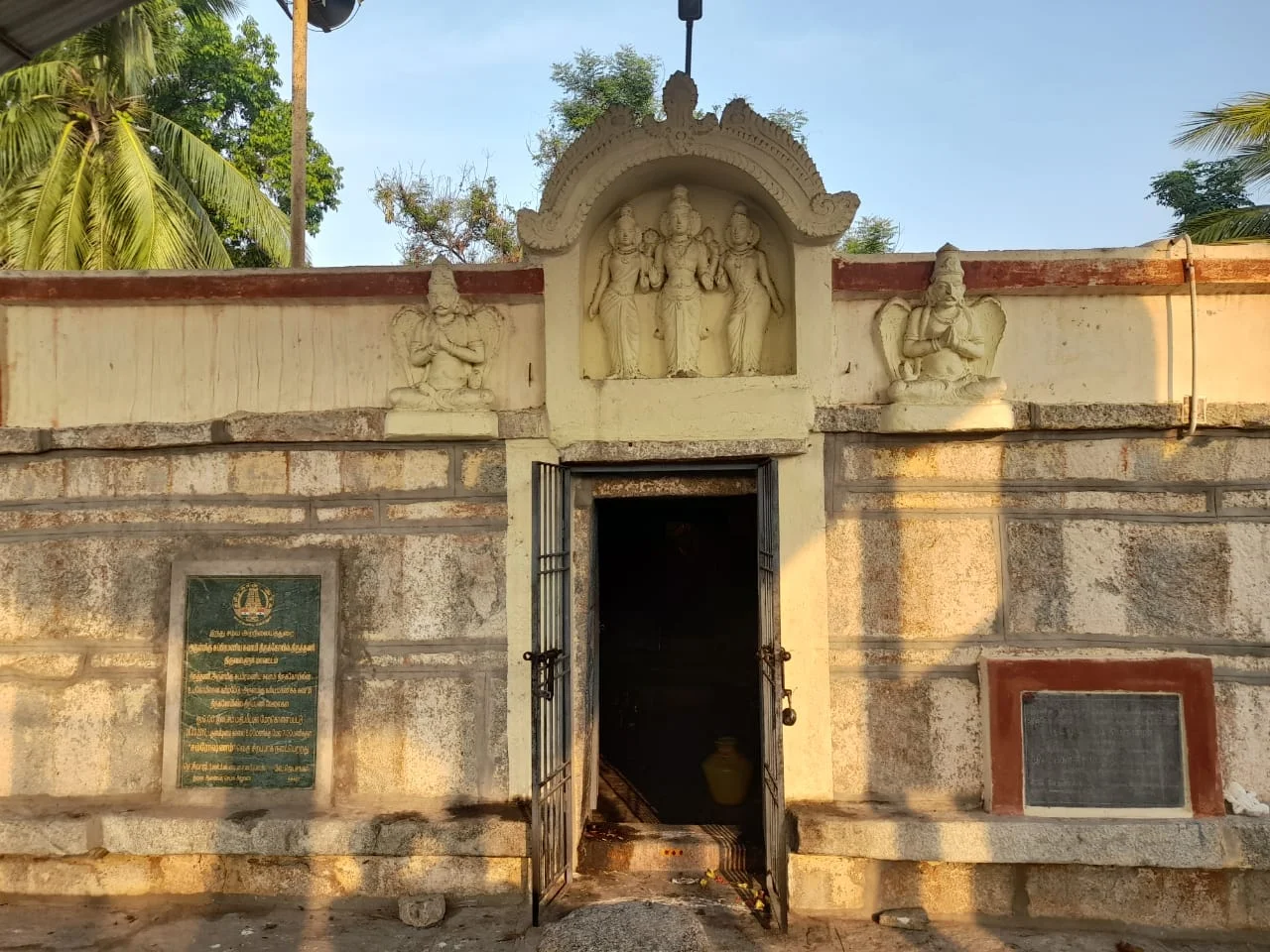 அருள்மிகு கரியமாணிக்க சுவாமி திருக்கோயில், கரிம்பேடு - 631207 - Main View