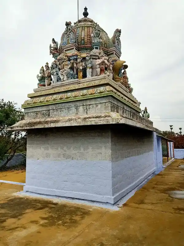 Arulmigu Kariyaperuma Temple, Thimmaravuthampatti, Goundampalayam - 637408 அருள்மிகு கரியபெருமாள் திருக்கோயில், Thimmaravuthampatti, Goundampalayam - 637408, Namakkal - Ancient Temple Architecture and History Image 3