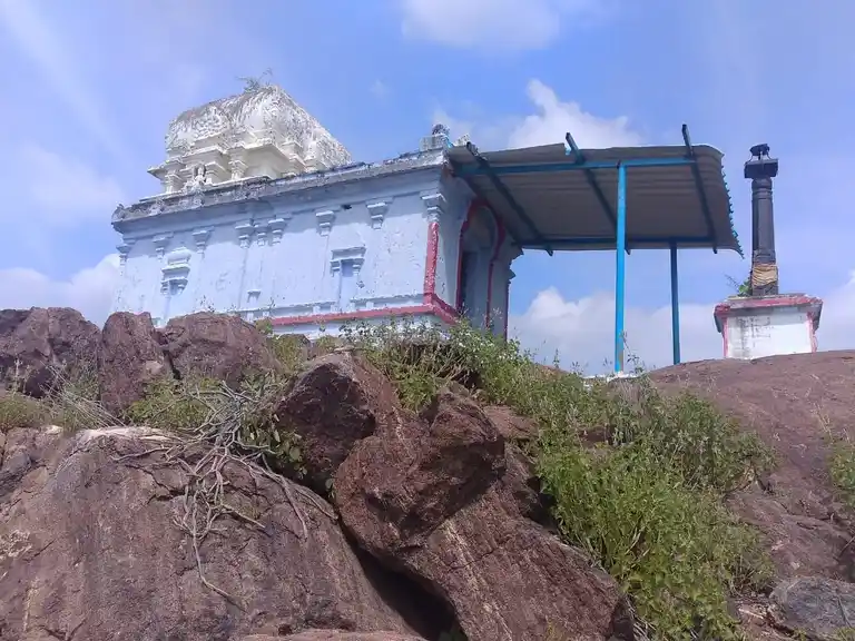 Arulmigu Kariyaperumal Temple, Bodinaickenpatty - 637412 அருள்மிகு கரிய பெருமாள் திருக்கோயில், Bodinaickenpatty - 637412, Namakkal - Ancient Temple Architecture and History Image 3