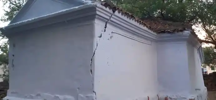 Arulmigu Kariyaperumal Temple, Modamangalam - 637304 அருள்மிகு கரியபெருமாள் திருக்கோயில், Modamangalam - 637304, Namakkal - Ancient Temple Architecture and History Image 3