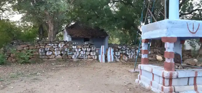 Arulmigu Kariyaperumal Temple, Modamangalam - 637304 அருள்மிகு கரியபெருமாள் திருக்கோயில், Modamangalam - 637304, Namakkal - Ancient Temple Architecture and History Image 4