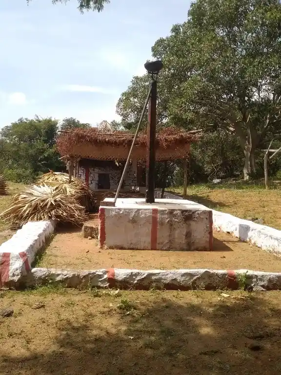 Arulmigu Kariyaperumal Temple, Tho. Pachudayampalayam - 637406 அருள்மிகு கரிய பெருமாள் திருக்கோயில், தொ. Patchudayampalayam - 637406, Namakkal - Ancient Temple Architecture and History Image 5