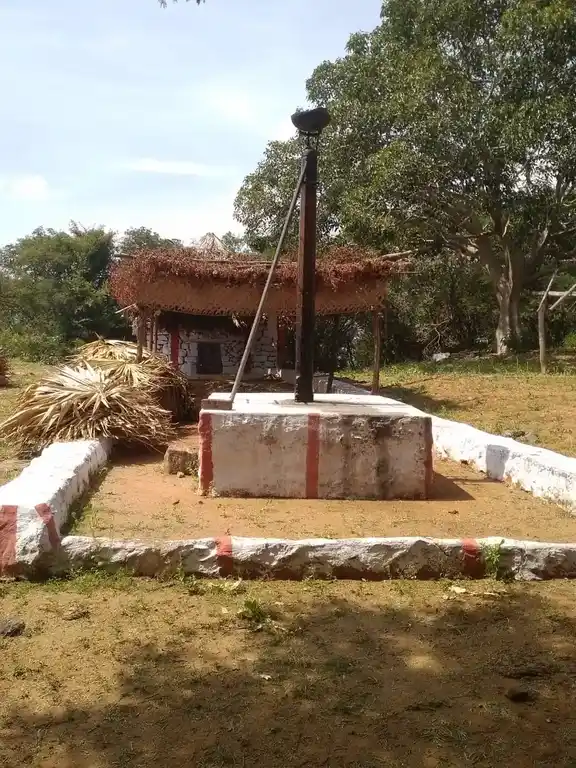 Arulmigu Kariyaperumal Temple, Tho. Pachudayampalayam - 637406 அருள்மிகு கரிய பெருமாள் திருக்கோயில், தொ. Patchudayampalayam - 637406, Namakkal - Ancient Temple Architecture and History Image 7
