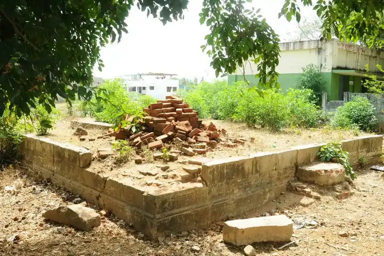 Arulmigu Karpaga Vinayagar Vagaiyara Temple, Agarakeerangudi - 609402 அருள்மிகு கற்பக வினாயகர் வகையறா திருக்கோயில், அகர கீரங்குடி - 609402, Mayiladuthurai - Ancient Temple Architecture and History Image 2