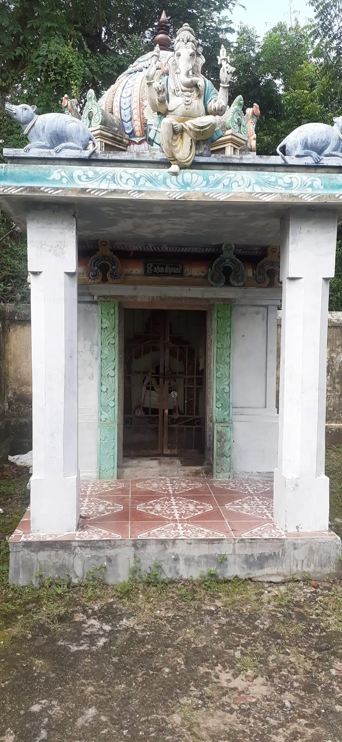 Arulmigu Karpagavinayagar Temple, Kadambur, Kadambur - 614404 அருள்மிகு கற்பகவிநாயகர் திருக்கோயில், கடம்பூர், கடம்பூர் - 614404, Thiruvarur - Ancient Temple Architecture and History Image 7