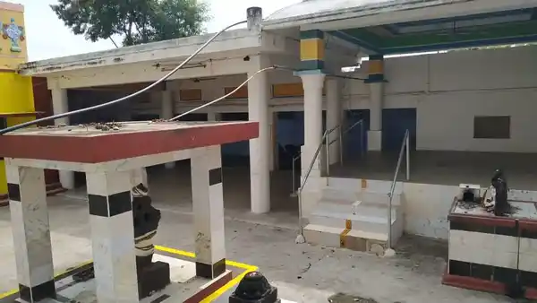 Arulmigu Karpooranarayana Perumal Temple, Singalandapuram - 637412 அருள்மிகு கற்பூர நாராயணப்பெருமாள் திருக்கோயில், சிங்களாந்தபுரம் - 637412, Namakkal - Ancient Temple Architecture and History Image 4