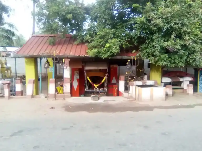 Arulmigu Karpurayar Temple, Kilsitharaisavadi - 642123 அருள்மிகு கருப்பராயர் திருக்கோயில், கிளா்சித்தரைசவாடி - 642123, Coimbatore - Ancient Temple Architecture and History Image 2